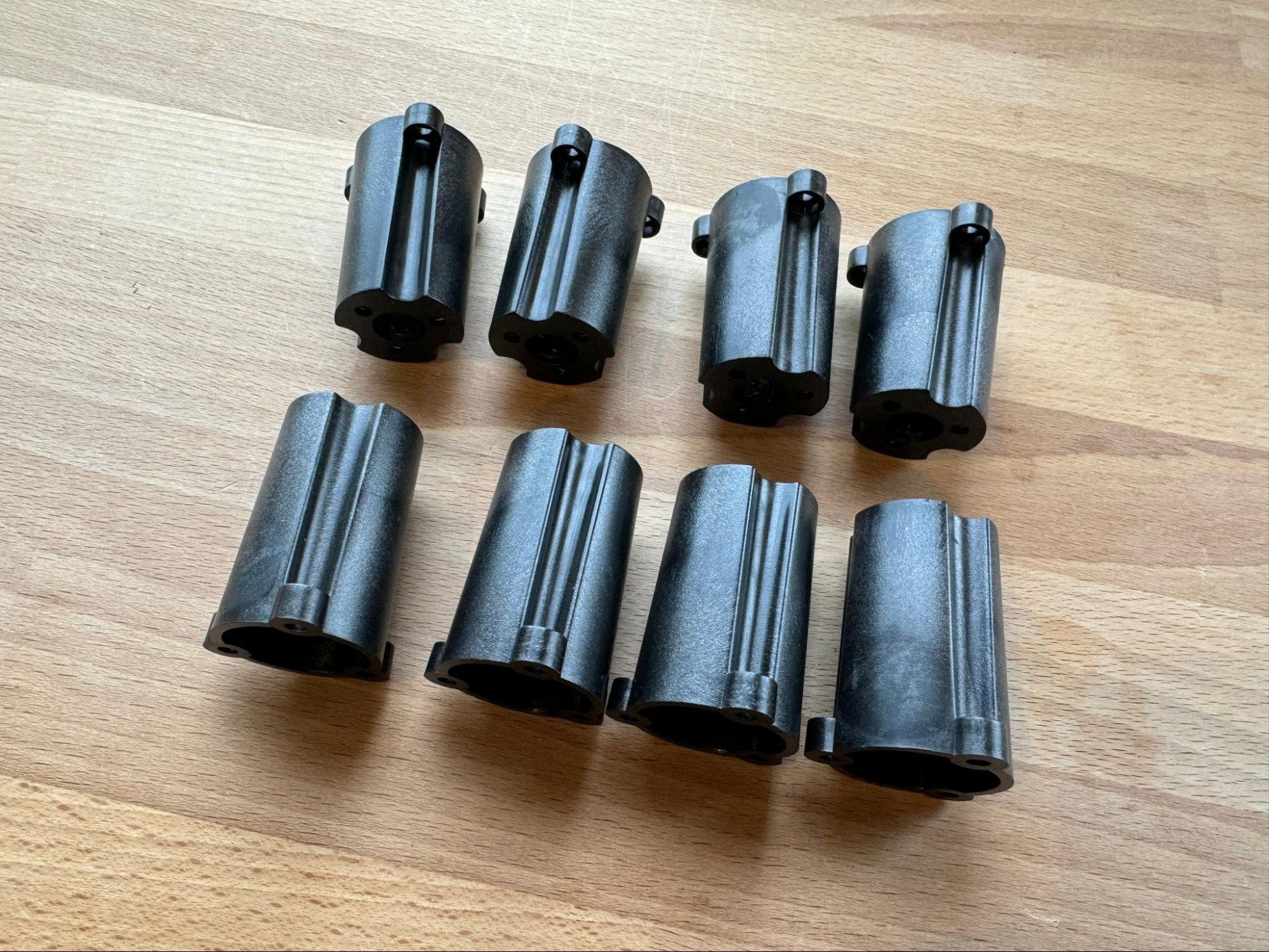 The eight upright pieces