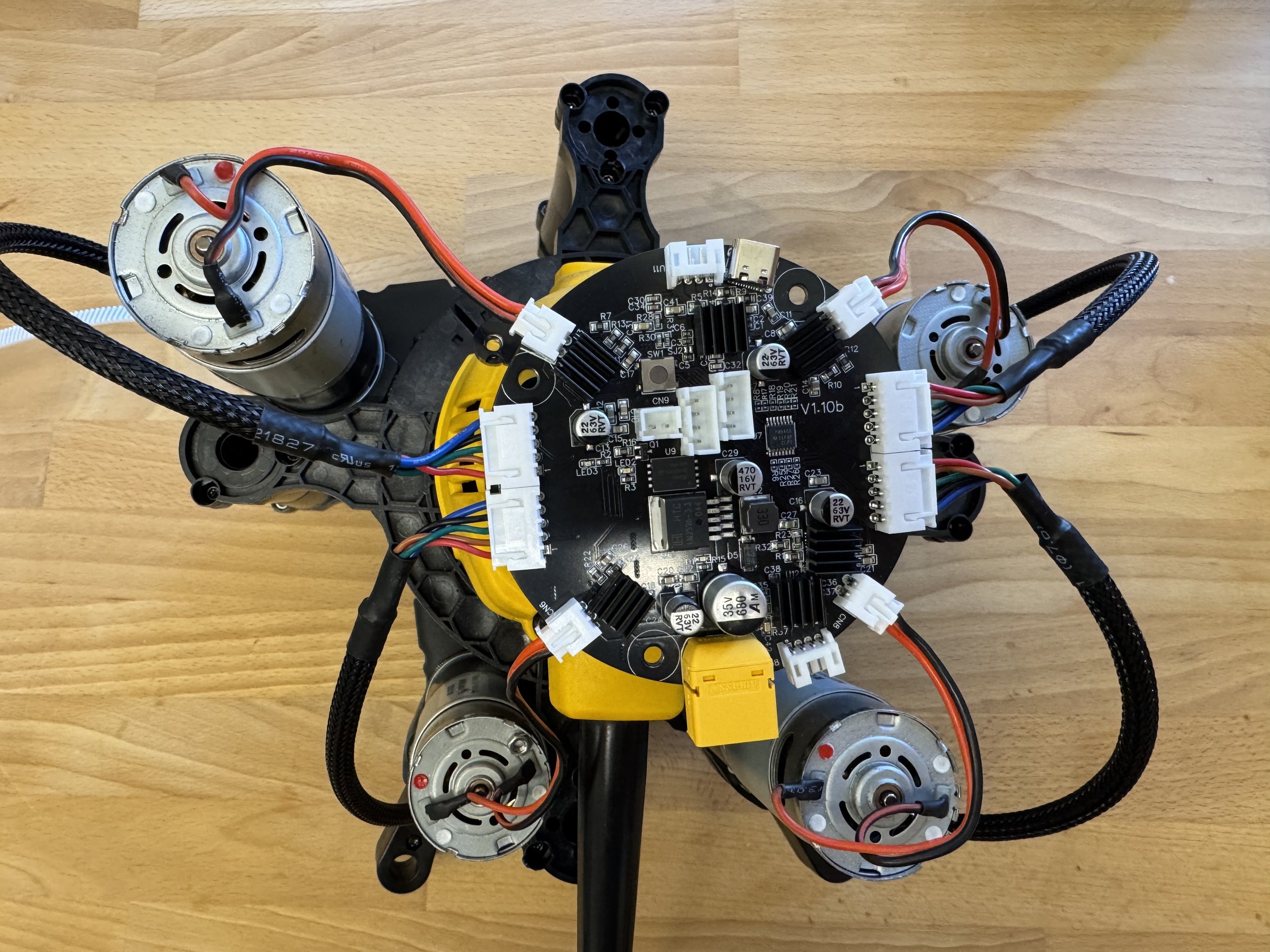 Connecting the encoder cables
