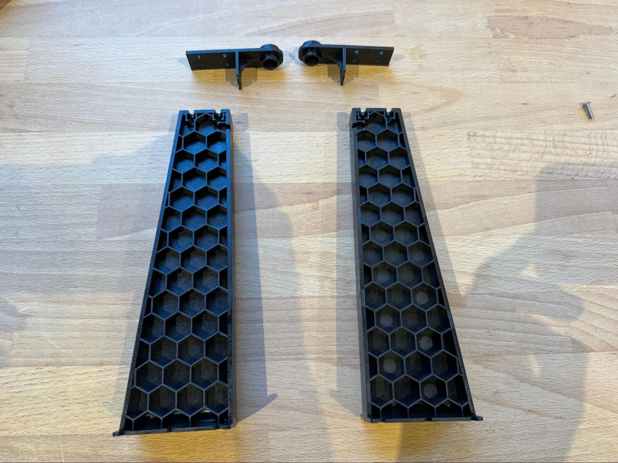 The two linear rod supports and support tops